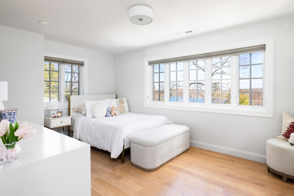124 Chestnut Hill Road Newton, MA 02467 - Photo 14 of 27