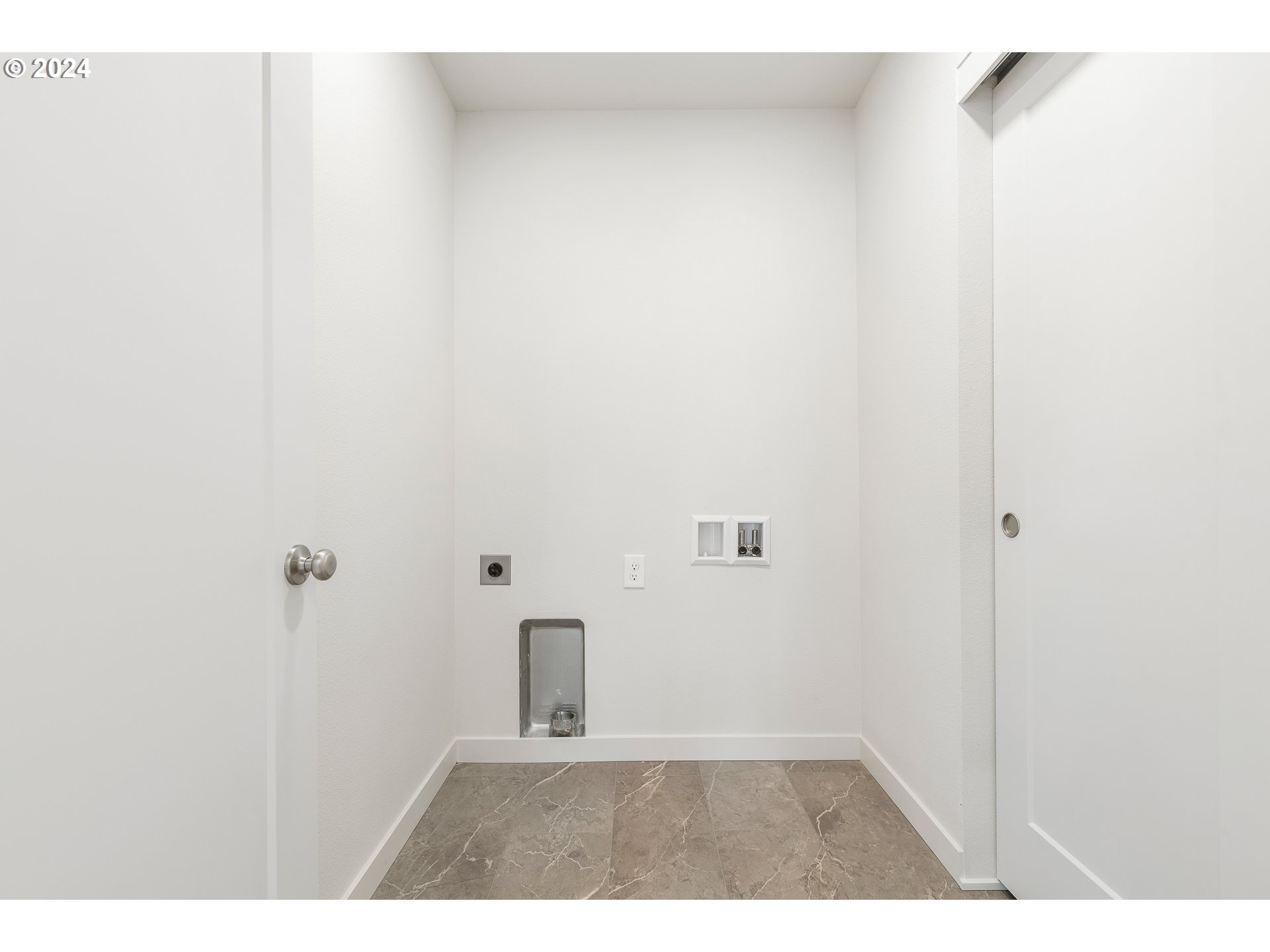 3004 Orange Road Winlock, WA 98596 - Photo 17 of 35 a picture of a bathroom with a sink