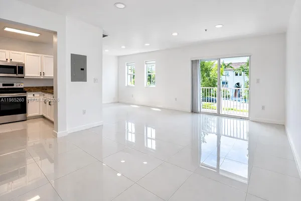 $3,000 | 8800 Northwest 97th Avenue, Unit 207, Doral, FL 33178