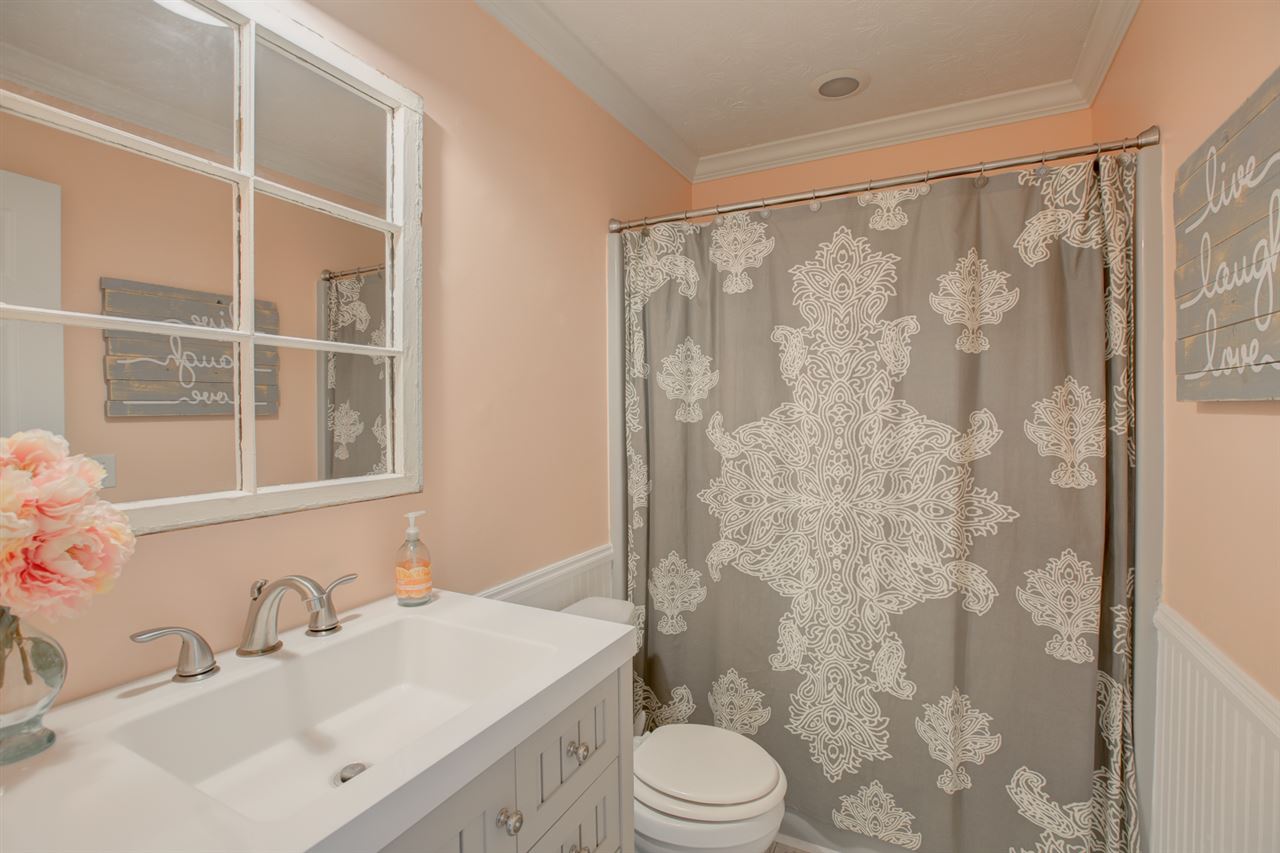 8400 Sharon Road Newburgh, IN 47630 - Photo 17 of 36 Gallery Image 17