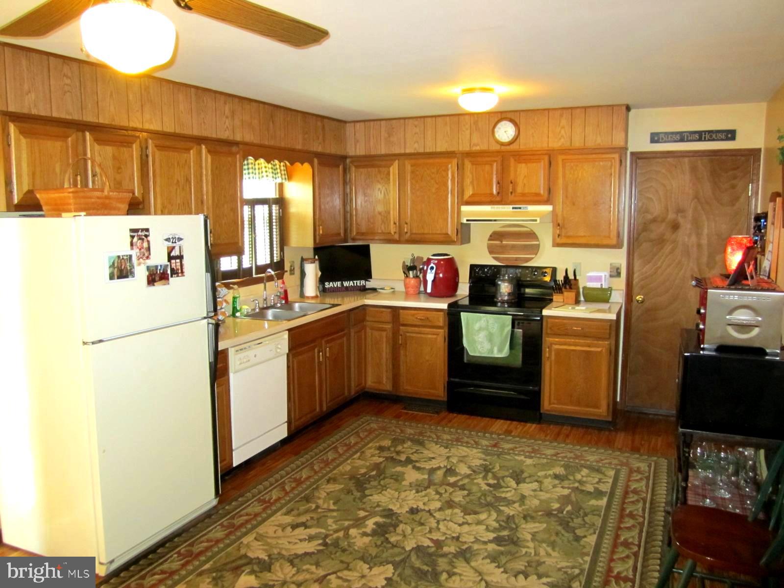 2905 Newport Road Manheim, PA 17545 - Photo 3 of 29