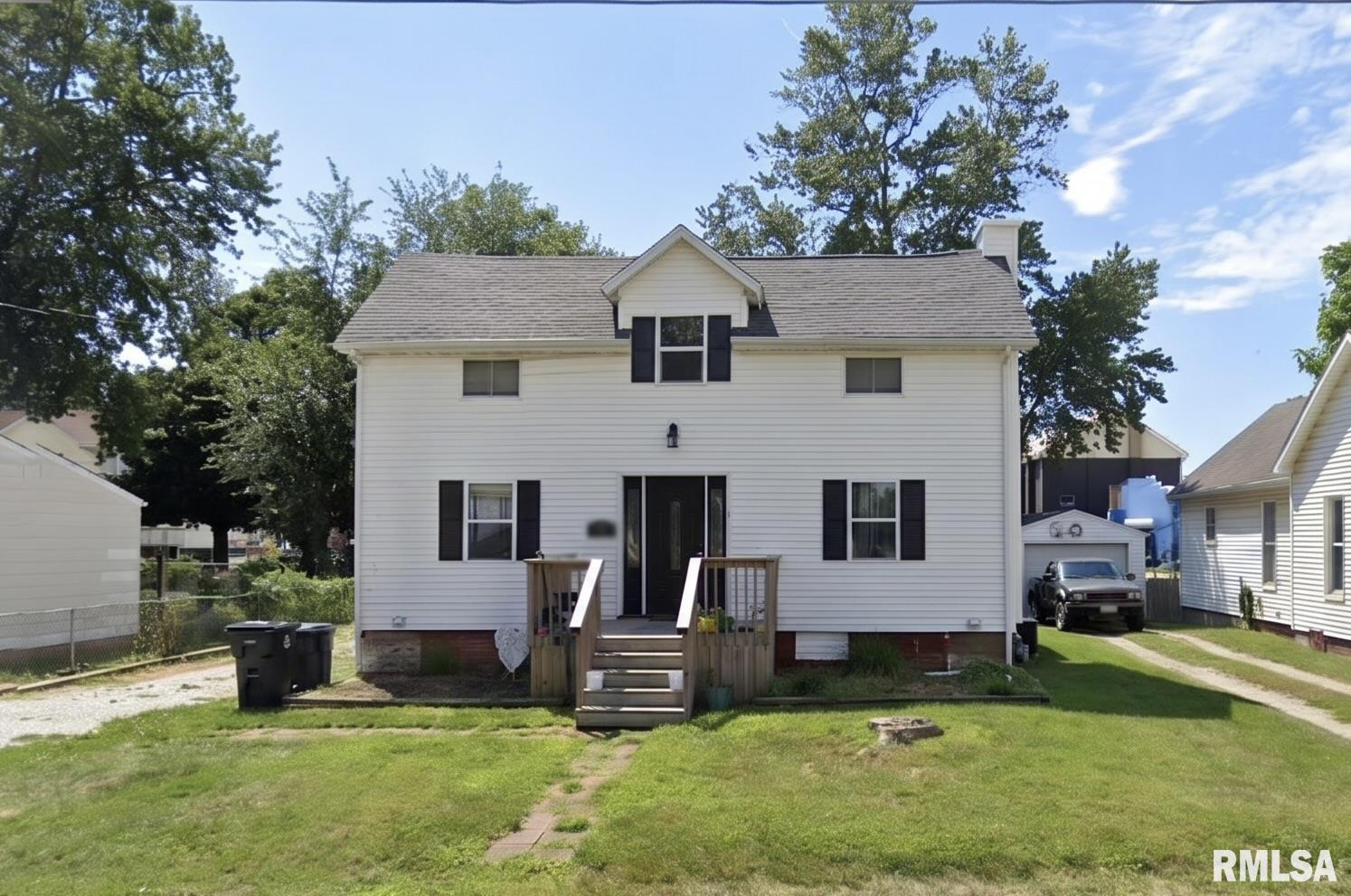 136 East Spruce Street Canton, IL 61520 - Photo 1 of 1