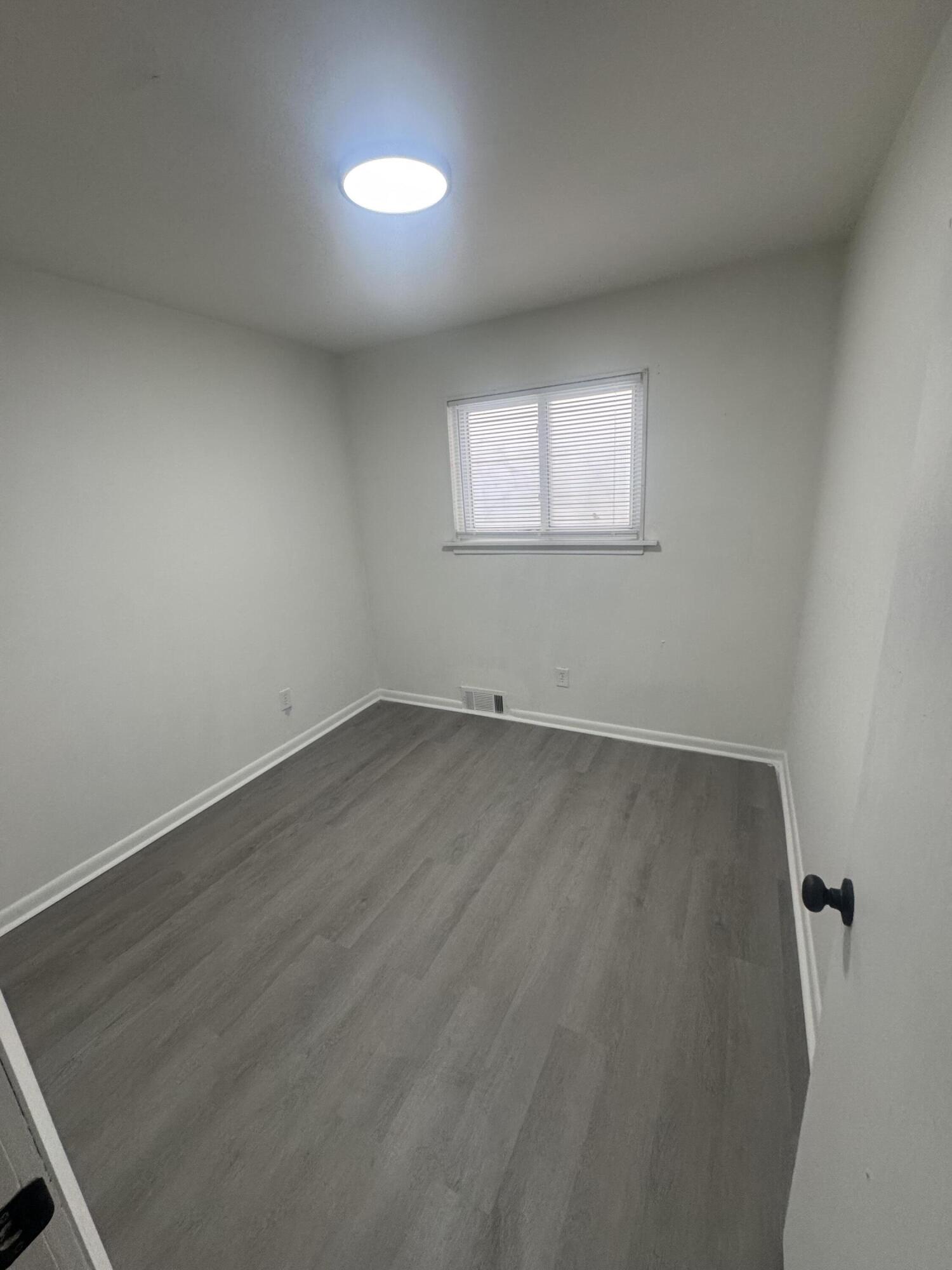 9222 Forrer Street Detroit, MI 48228 - Photo 5 of 9 IMG_0867