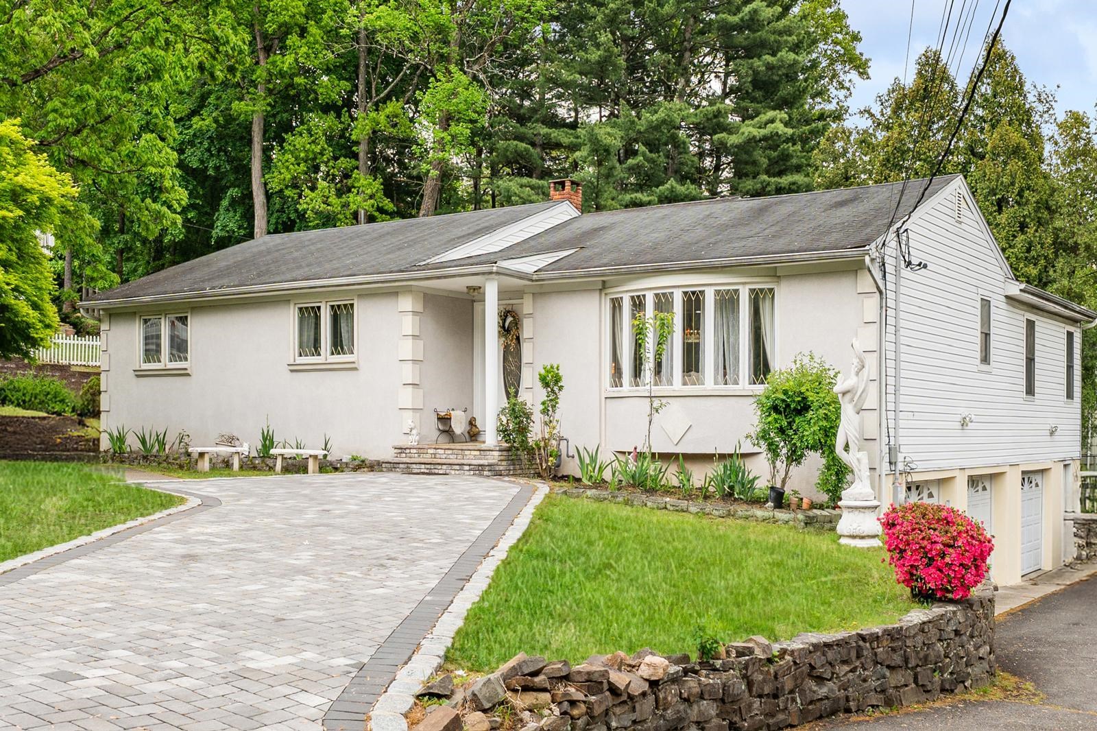 210 Alps Road Wayne, NJ 07470 - Photo 2 of 31