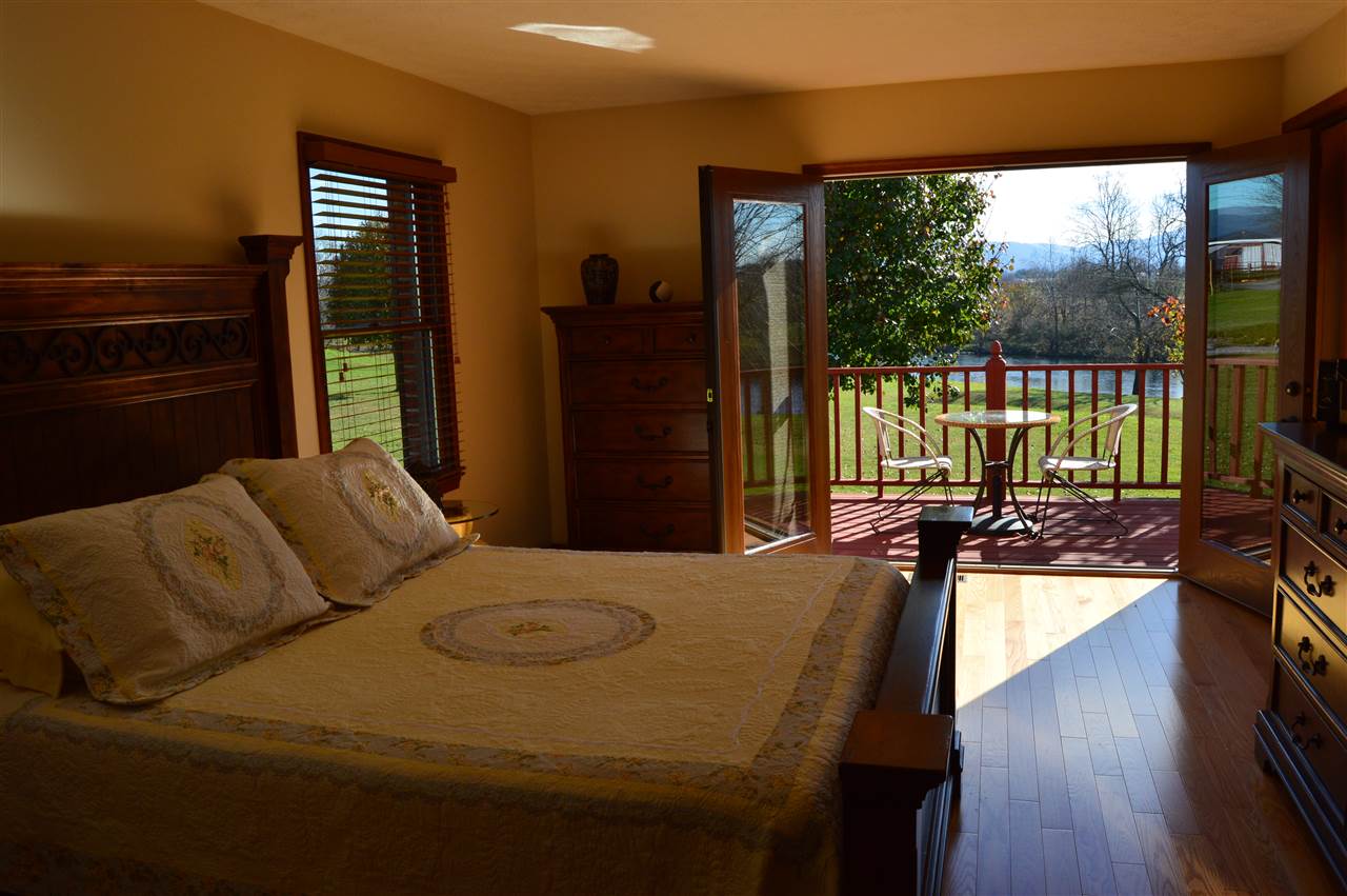 3976 Homestead Road Elkton, VA 22827 - Photo 6 of 27 Gallery Image 6