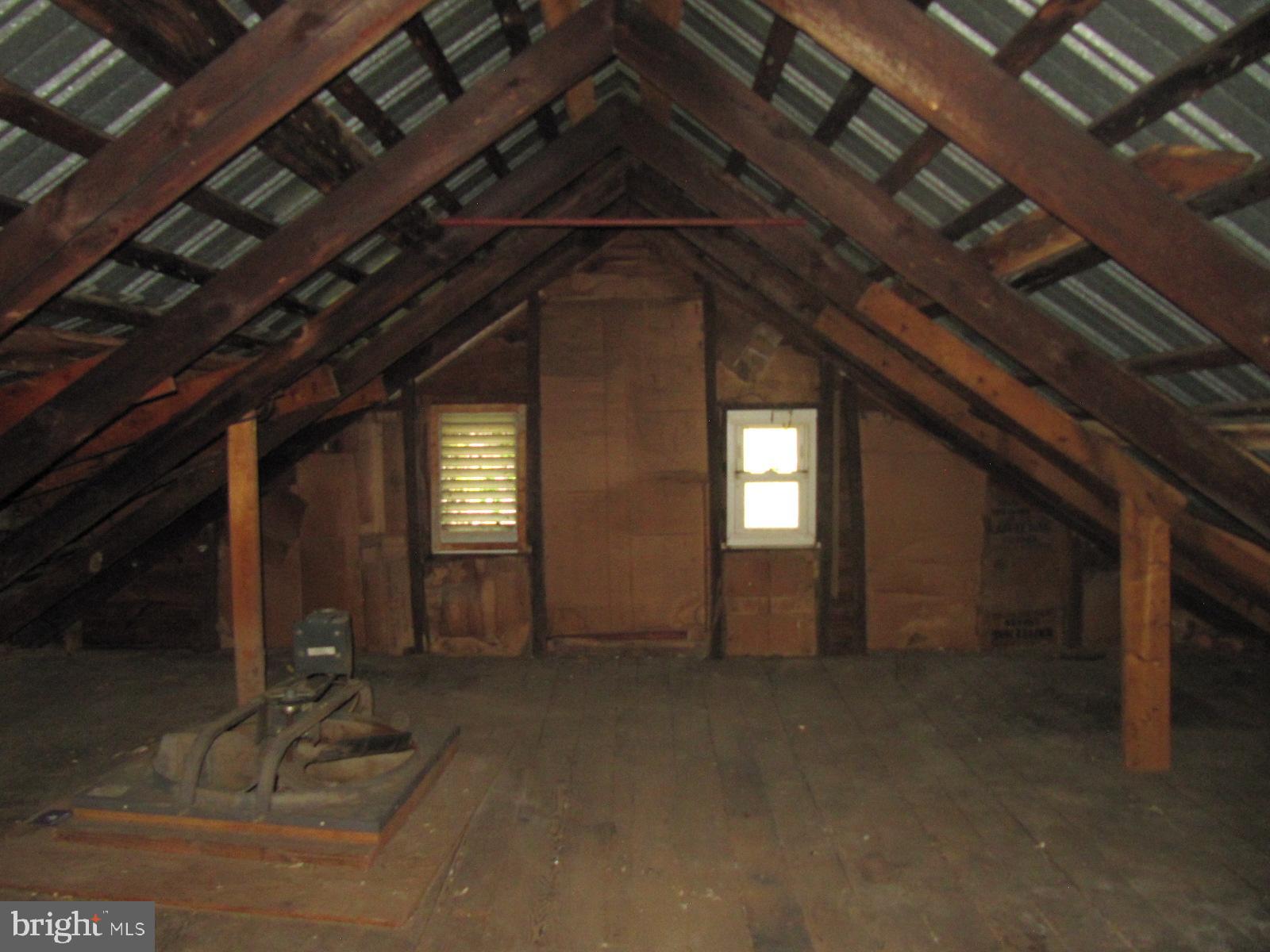 515 Oak Hill Road Gettysburg, PA 17325 - Photo 25 of 32 ATTIC