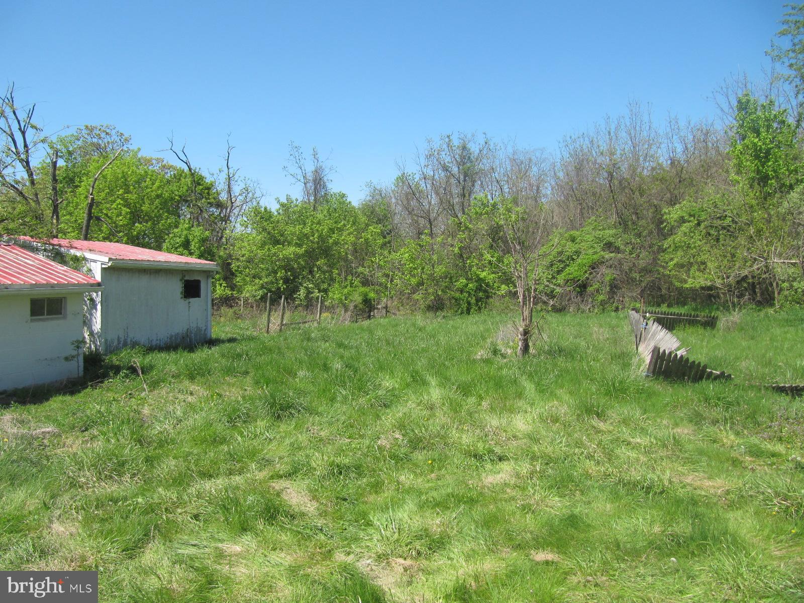 515 Oak Hill Road Gettysburg, PA 17325 - Photo 6 of 32 SHEDS AND YARD