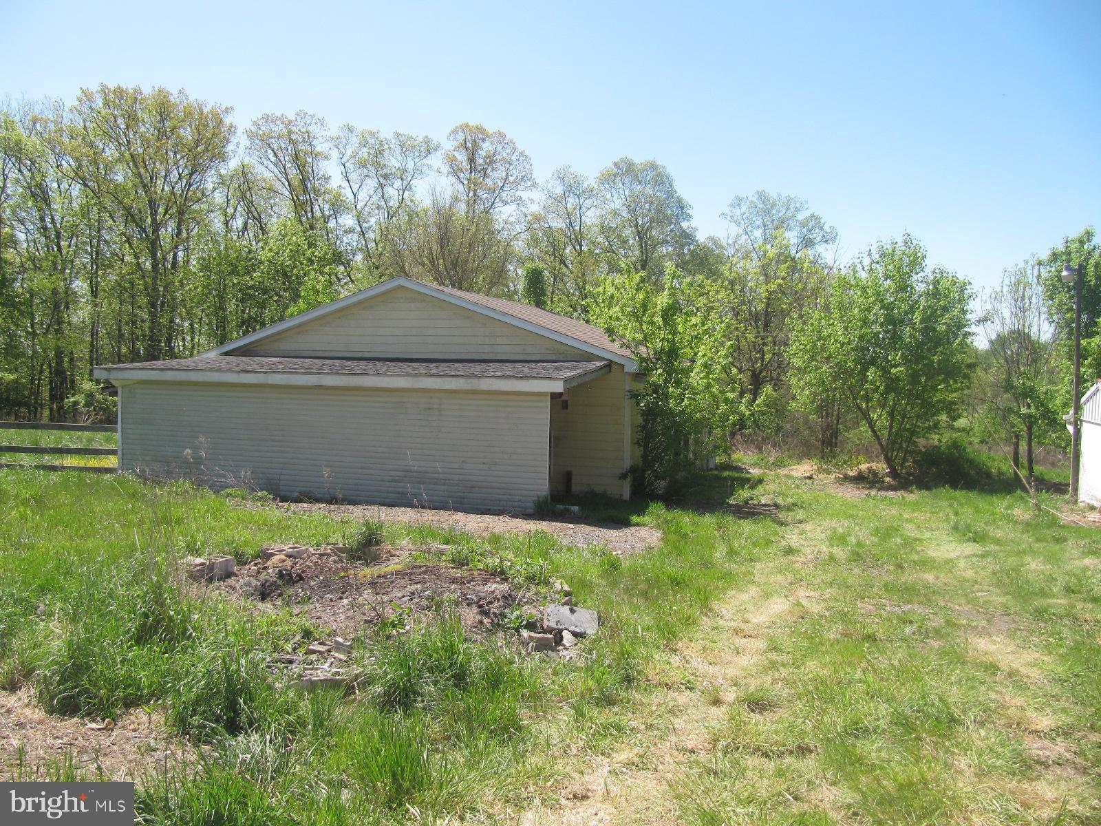 515 Oak Hill Road Gettysburg, PA 17325 - Photo 10 of 32 DRIVE WAY TO THE GARAGE