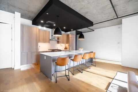 $1,250,000 | 111 South Peoria Street, Unit 309, Chicago, IL 60607