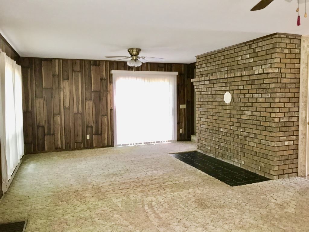 3589 Cold Springs Road Greenville, VA 24440 - Photo 13 of 29 a view of wooden door