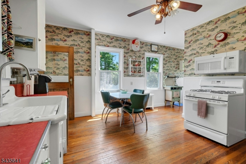 331 Chestnut Street Stirling, NJ 07980 - Photo 8 of 38