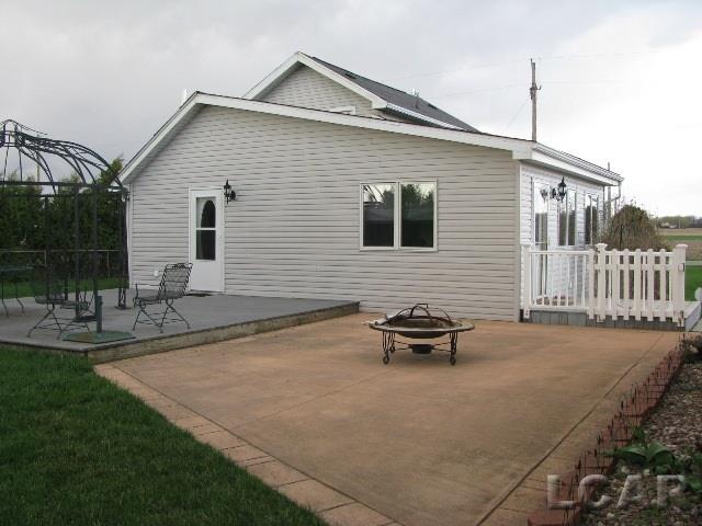 2263 Ives Road Tecumseh, MI 49286 - Photo 15 of 17 Patio area