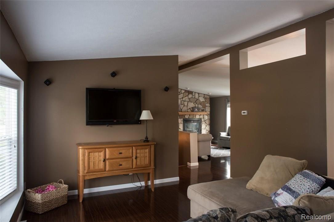 3011 Longview Avenue Rochester, MI 48307 - Photo 32 of 39 Vogel Team Longview Photos-32.jpg