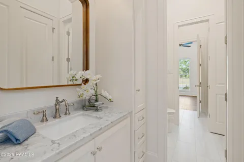 $875,000 | 111 Leaning Oak Drive, Lafayette, LA 70508
