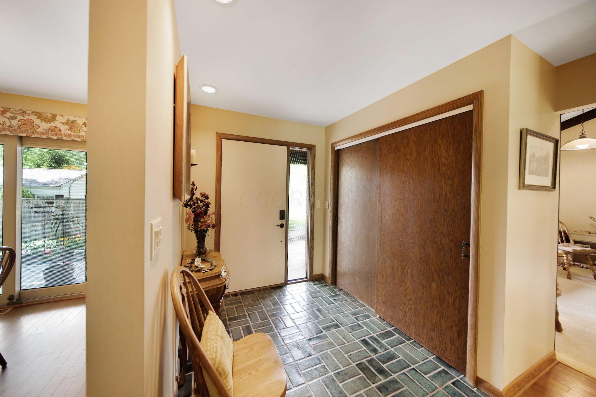 2439 Middlesex Road Columbus, OH 43220 - Photo 9 of 61 20-web-or-mls-021--FULL