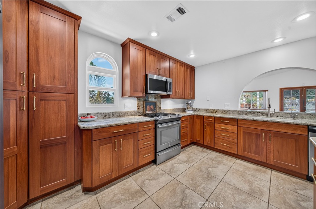 1311 Cadwell Court Riverside, CA 92506 - Photo 18 of 64