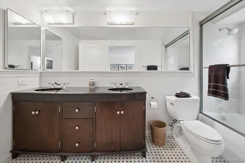 $600,000 | 1020 Warburton Avenue, Unit 5A, Yonkers, NY 10701