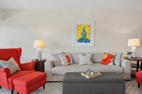 $600,000 | 1020 Warburton Avenue, Unit 5A, Yonkers, NY 10701