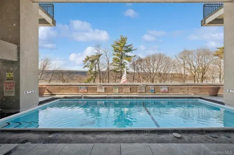 $600,000 | 1020 Warburton Avenue, Unit 5A, Yonkers, NY 10701