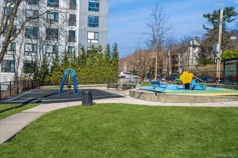 $600,000 | 1020 Warburton Avenue, Unit 5A, Yonkers, NY 10701