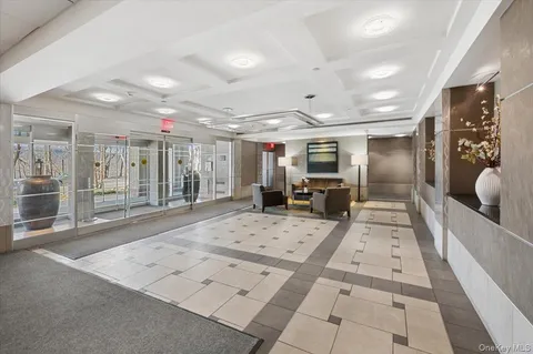 $600,000 | 1020 Warburton Avenue, Unit 5A, Yonkers, NY 10701