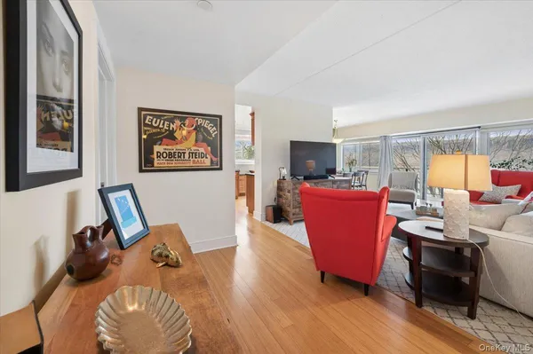 $600,000 | 1020 Warburton Avenue, Unit 5A, Yonkers, NY 10701