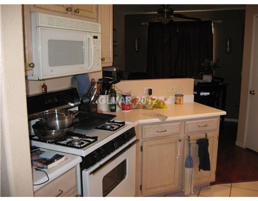 698 South Racetrack Road, Unit 121 Henderson, NV 89015 - Photo 2 of 10 Kitchen.