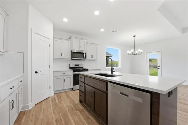 $379,990 | 20644 Skyview Lane, Spring Hill, KS 66083