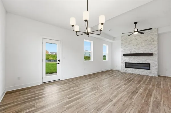 $379,990 | 20644 Skyview Lane, Spring Hill, KS 66083