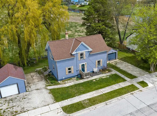 $215,000 | 1215 Navarino Street, Algoma, WI 54201