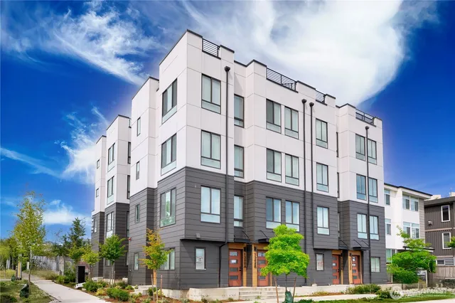 $938,000 | 1300 East Remington Court, Unit B, Seattle, WA 98122