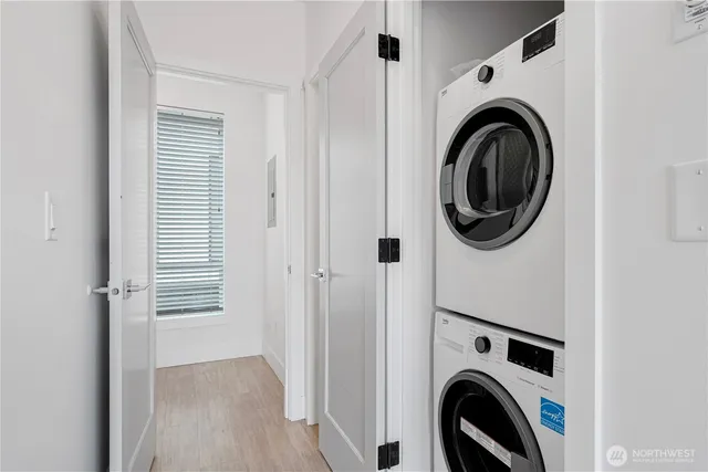 $938,000 | 1300 East Remington Court, Unit B, Seattle, WA 98122