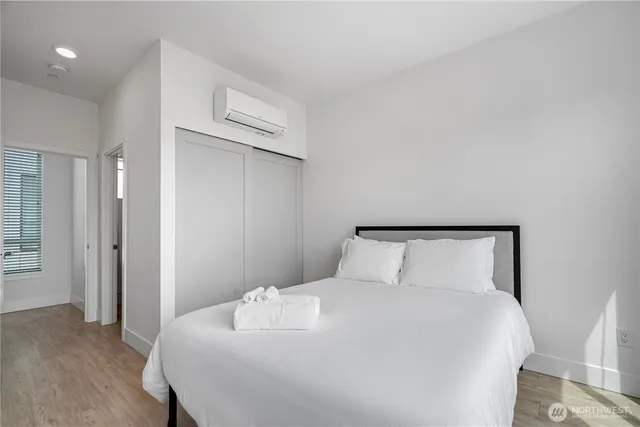 $938,000 | 1300 East Remington Court, Unit B, Seattle, WA 98122