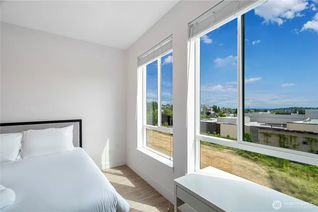 $938,000 | 1300 East Remington Court, Unit B, Seattle, WA 98122