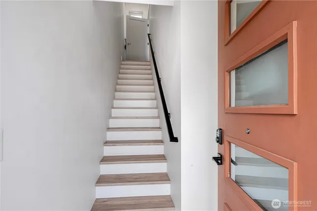 $938,000 | 1300 East Remington Court, Unit B, Seattle, WA 98122