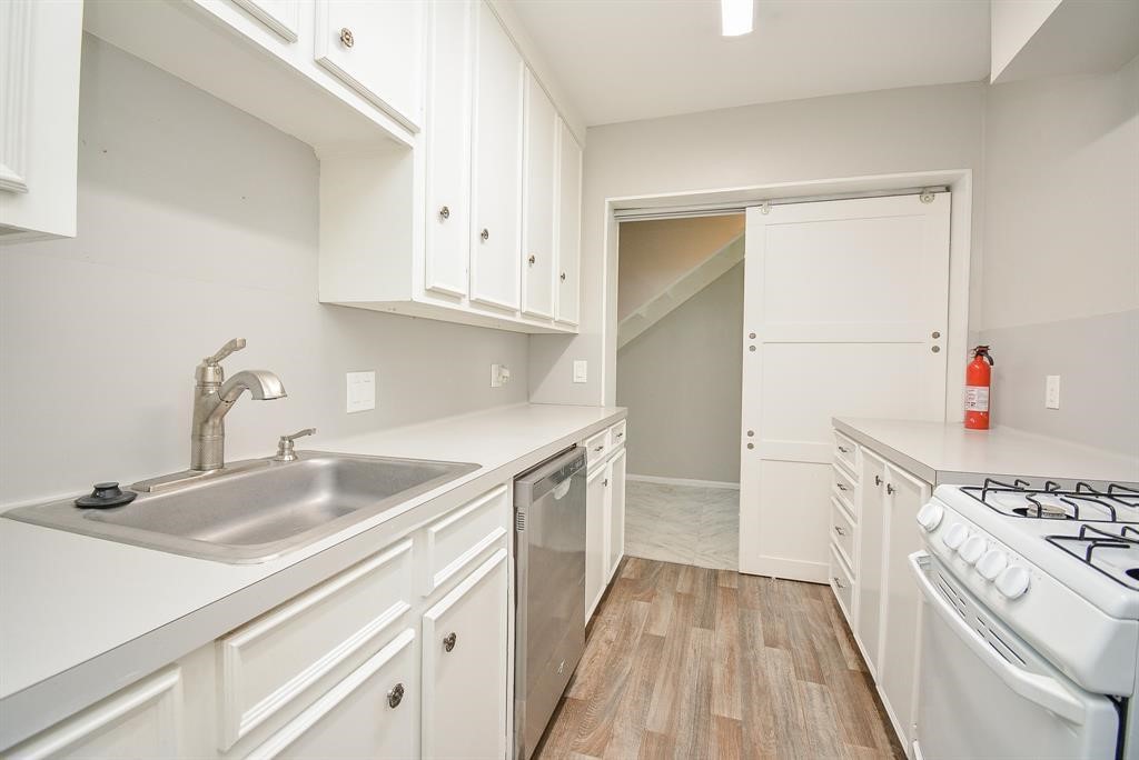 2718 Wroxton Road, Unit 1 West University Place, TX 77005 - Photo 23 of 32