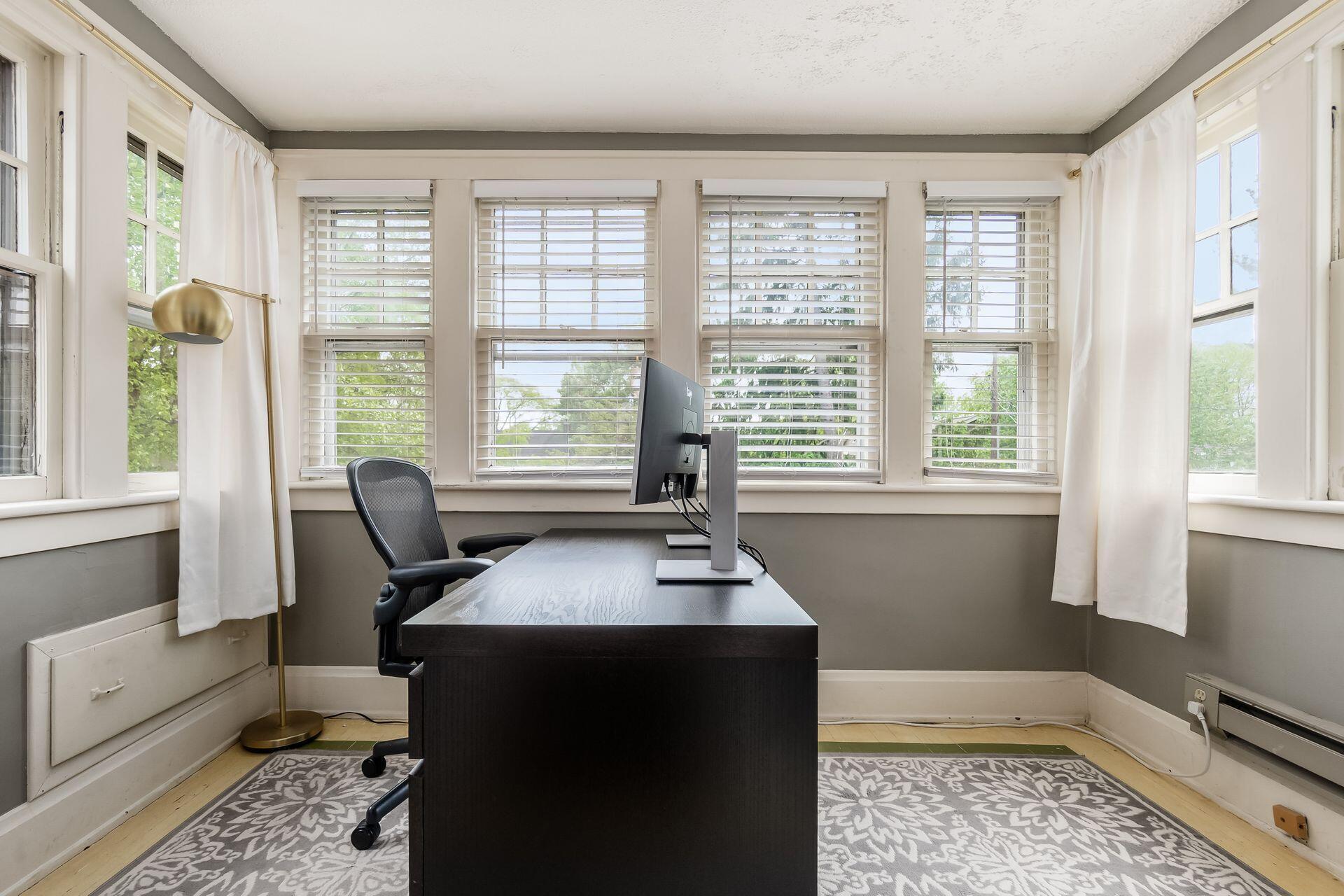 311 Chatham Road Columbus, OH 43214 - Photo 26 of 44 2nd Floor Sunroom/office