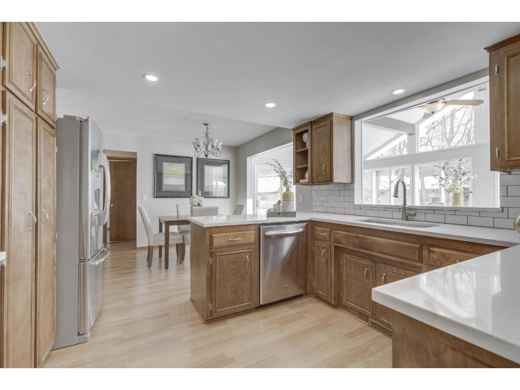 6513 Ridgeview Circle Edina, MN 55439 - Photo 5 of 24 Gallery Image 5