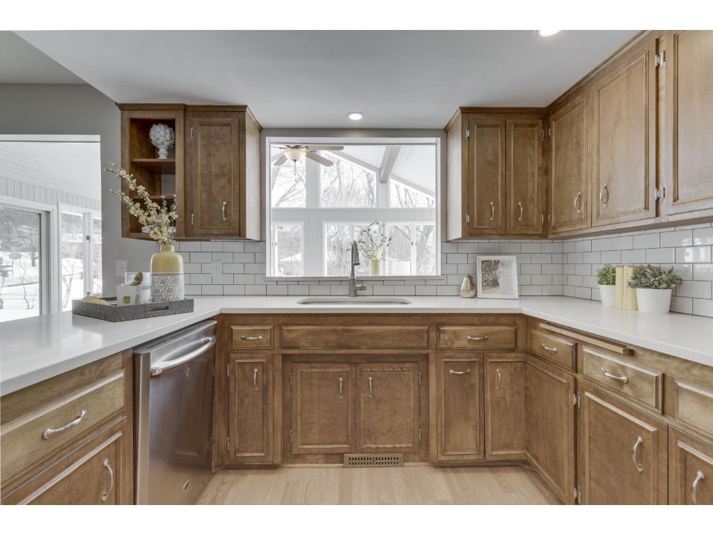 6513 Ridgeview Circle Edina, MN 55439 - Photo 6 of 24 Gallery Image 6
