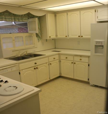 305 Stephens Road Grosse Pointe, MI 48236 - Photo 5 of 9 305S4b