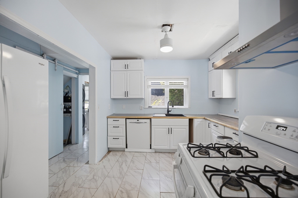 52 Eagle Road Worcester, MA 01605 - Photo 16 of 42