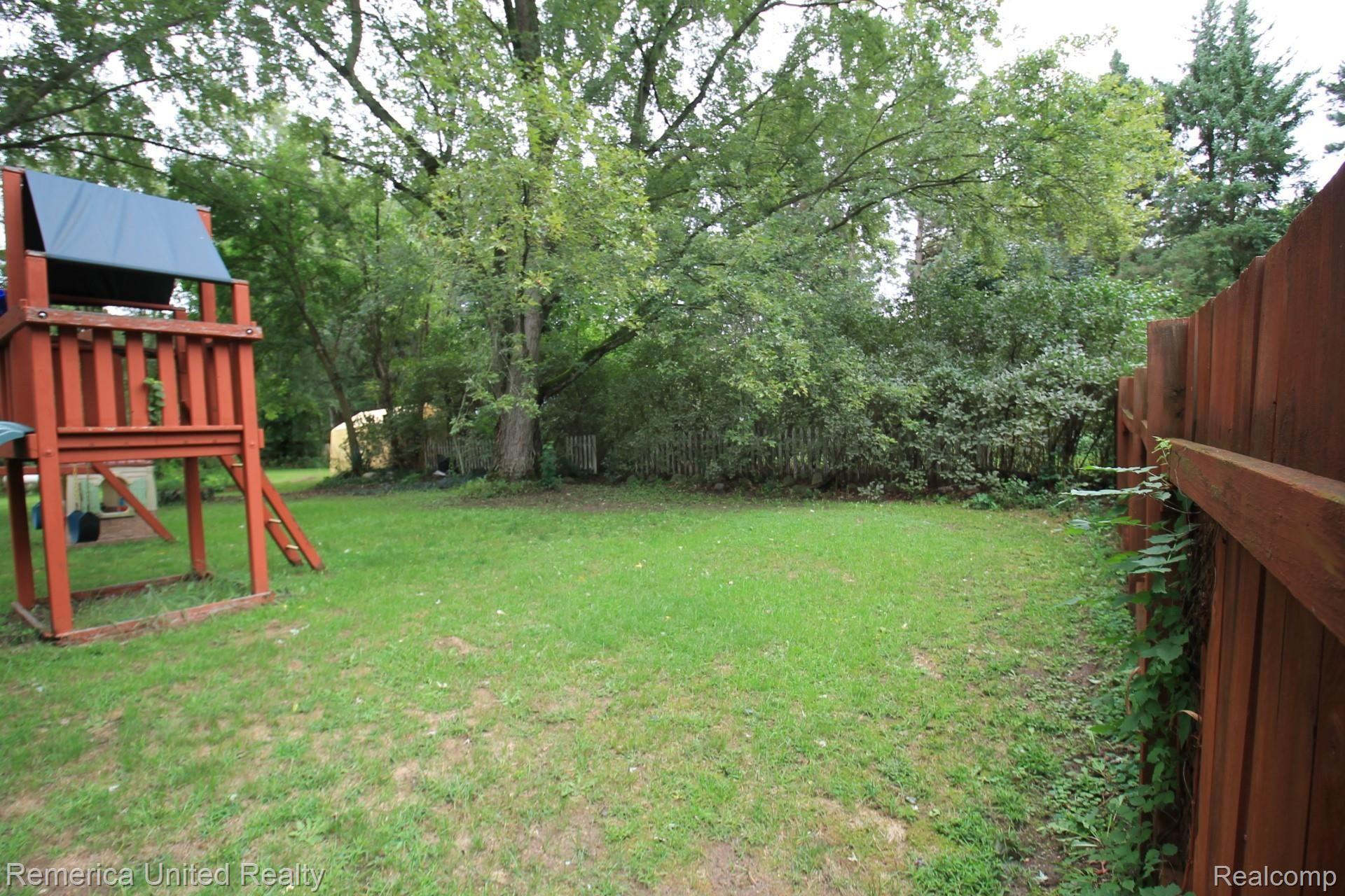 2675 Mason Road Howell, MI 48843 - Photo 30 of 46 IMG_1861.JPG