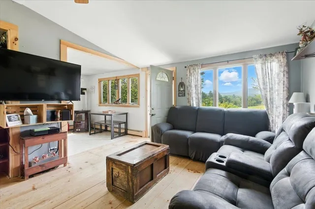 $380,000 | 183 County Road, Lincoln, VT 05443