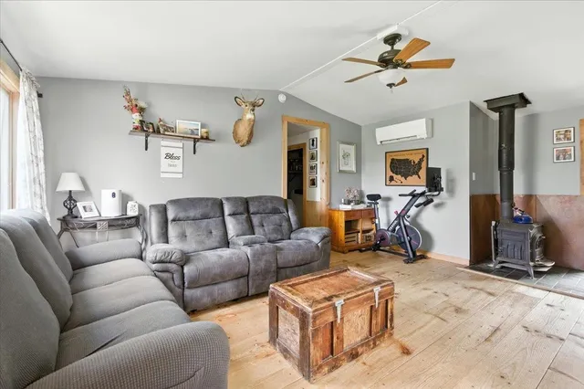 $380,000 | 183 County Road, Lincoln, VT 05443