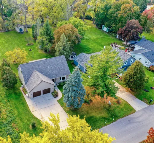 $575,000 | 813 East High Street, Oconomowoc, WI 53066