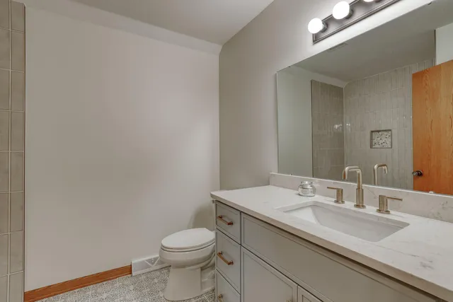 $575,000 | 813 East High Street, Oconomowoc, WI 53066