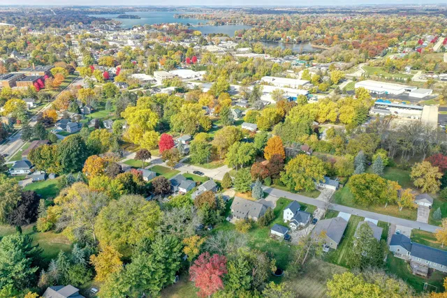 $575,000 | 813 East High Street, Oconomowoc, WI 53066