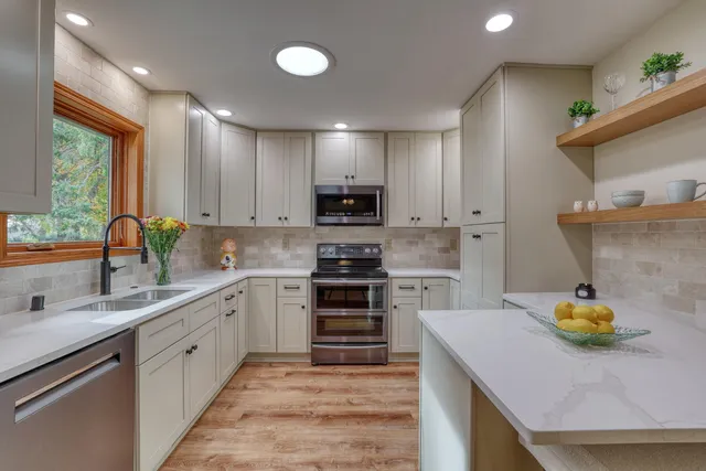 $575,000 | 813 East High Street, Oconomowoc, WI 53066