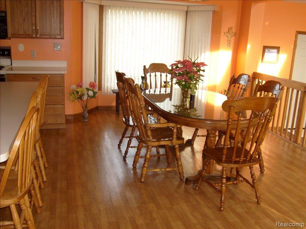 16440 28 Mile Road Ray, MI 48096 - Photo 9 of 21 Eating area