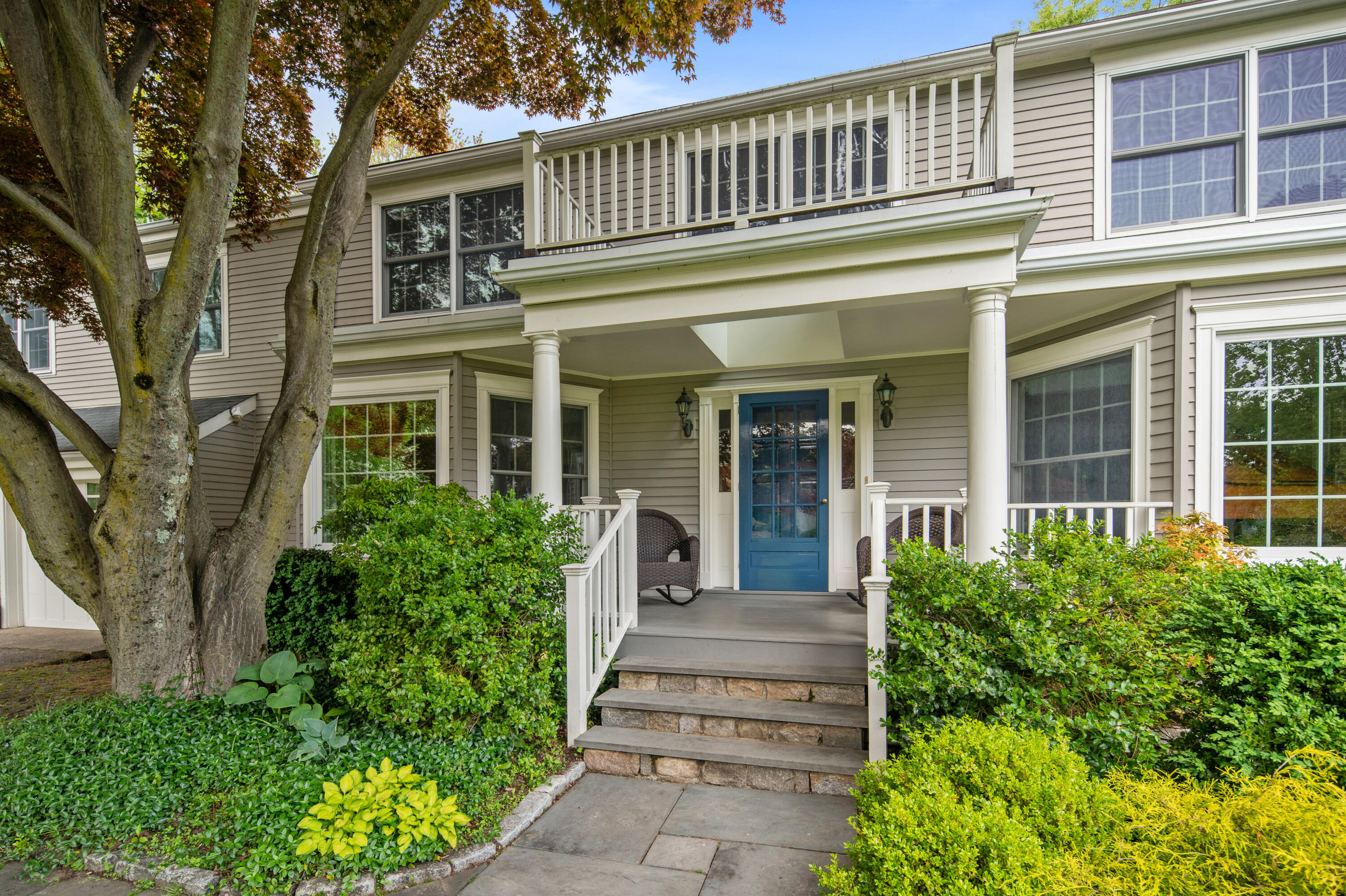 17 Wilson Ridge Road Darien, CT 06820 - Photo 2 of 37 front view of a house